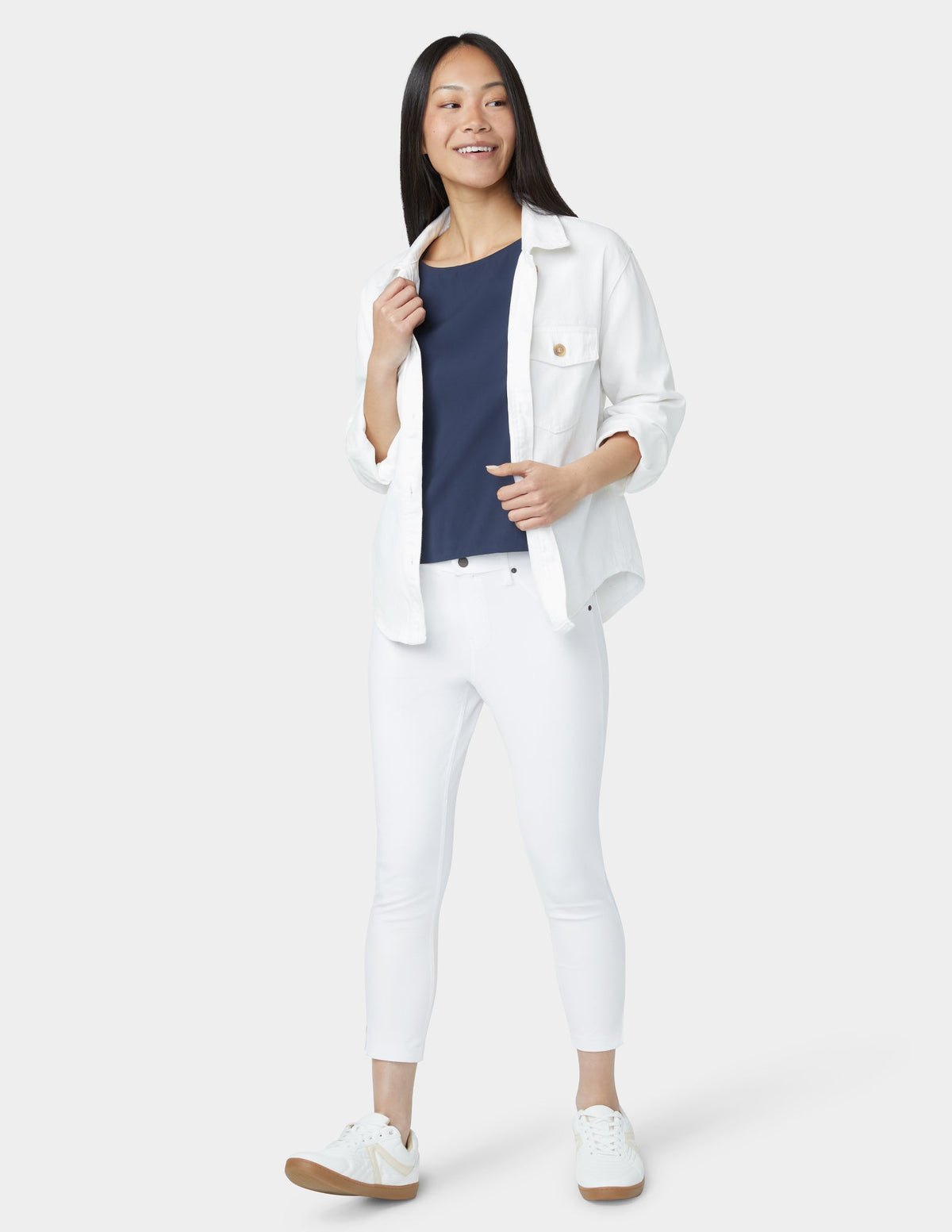 Essential Denim Mid-Rise Capri - White | Hue