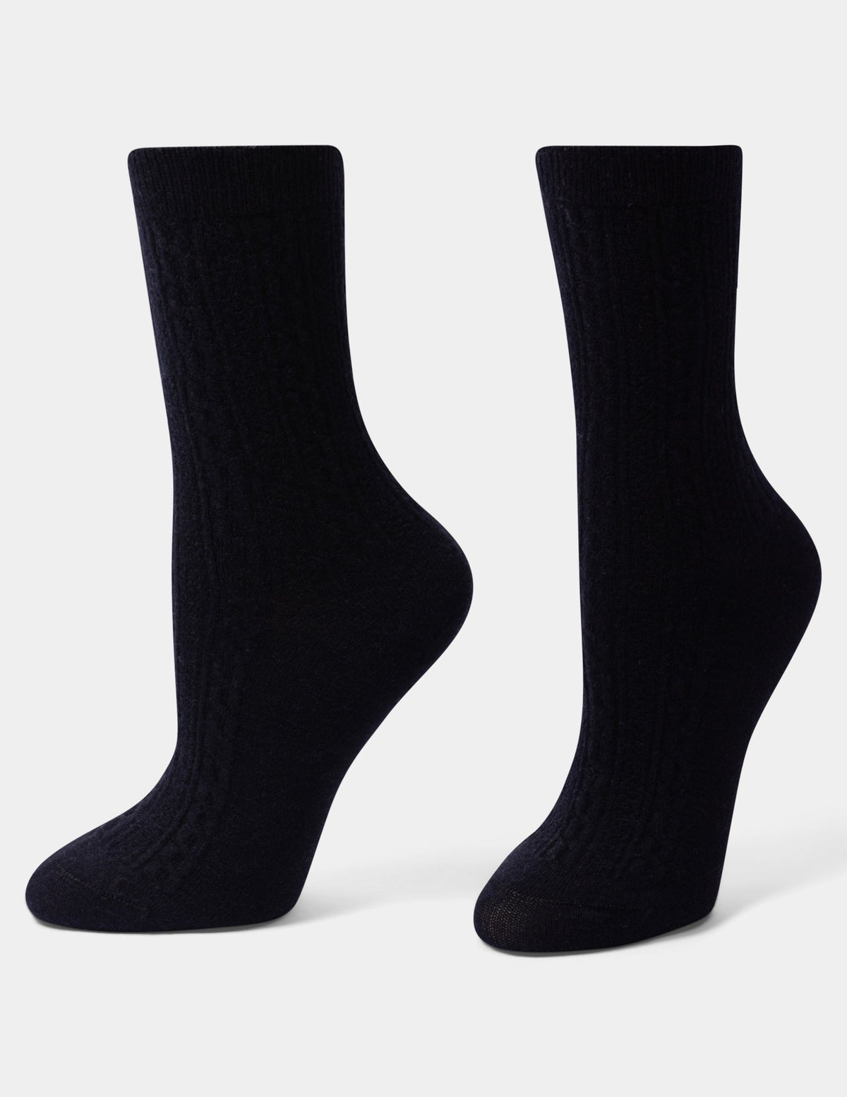 Ribbed Cable Crew - Black | Hue
