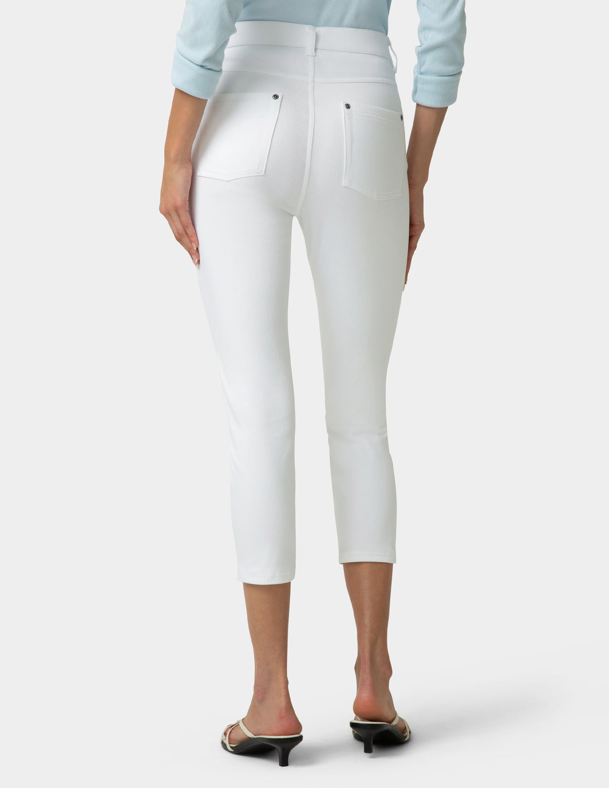 Hi-Rise Ultra Soft Denim Capri Legging - White | Hue