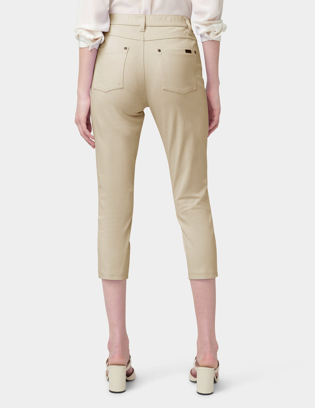 Hi-Rise Ultra Soft Denim Capri Legging - White Pepper | Hue