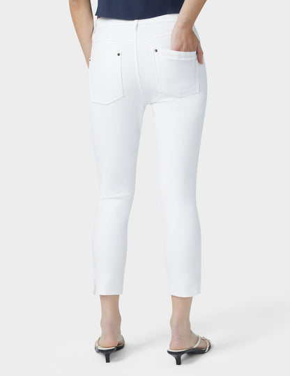 Essential Denim Mid-Rise Capri - White | Hue