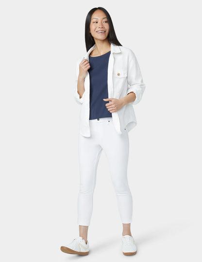 Essential Denim Mid-Rise Capri - White | Hue