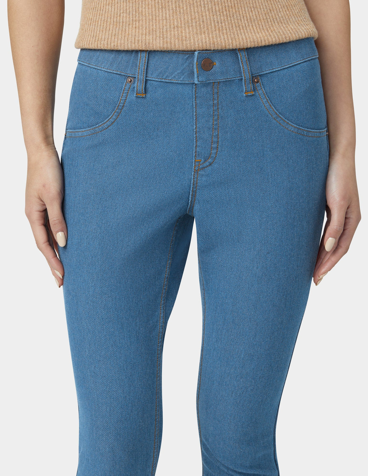 Essential Denim Mid-Rise Capri - Medium Wash | Hue