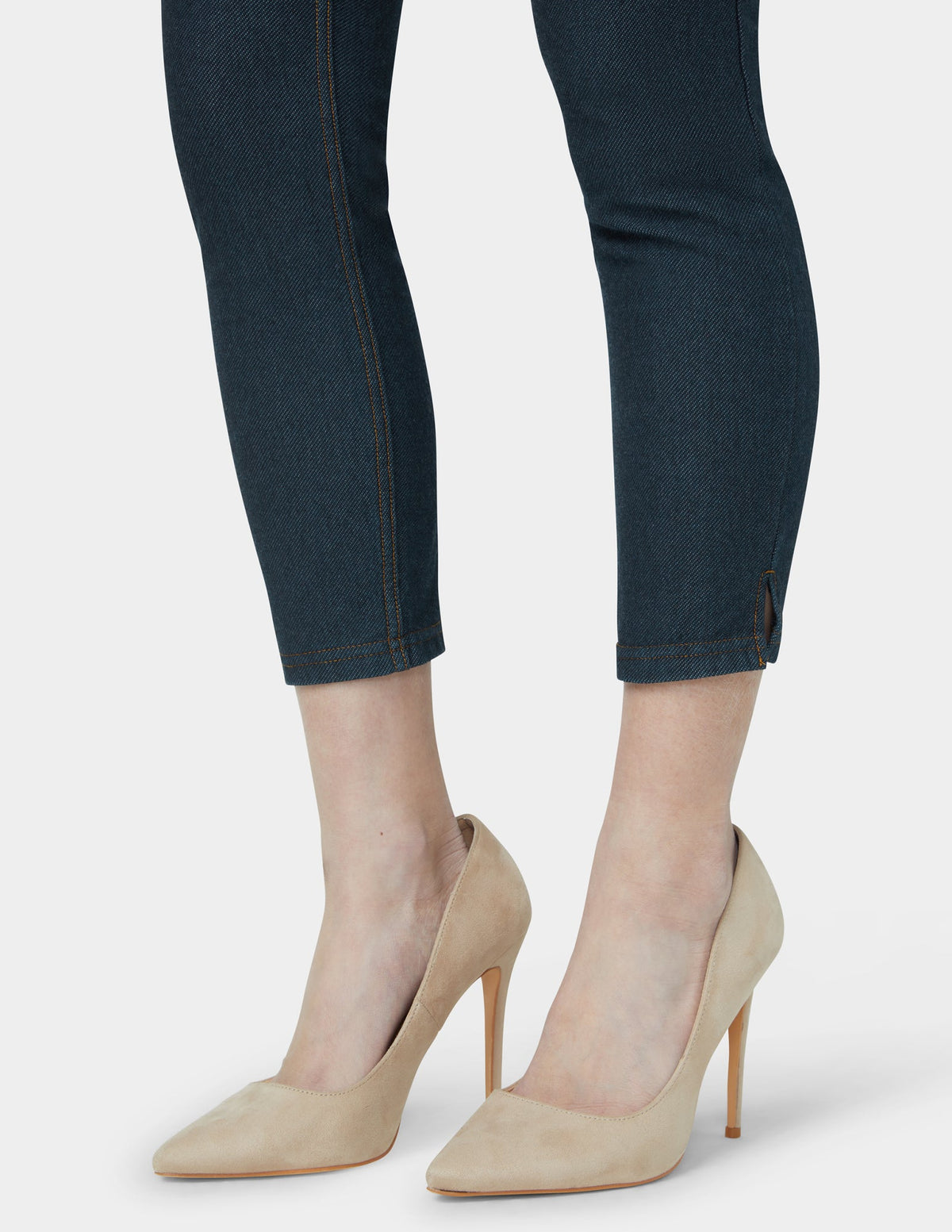Essential Denim Mid-Rise Capri - Deep Indigo Wash | Hue