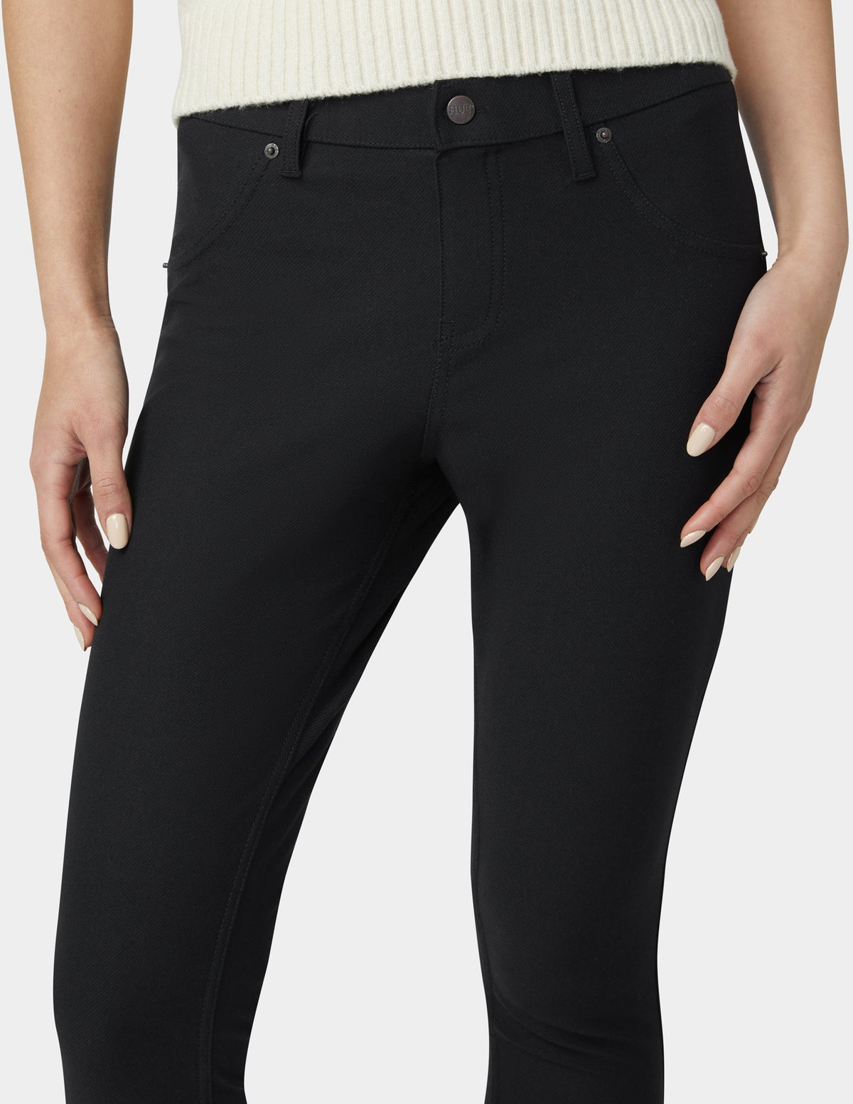 Essential Denim Mid-Rise Capri - Black | Hue