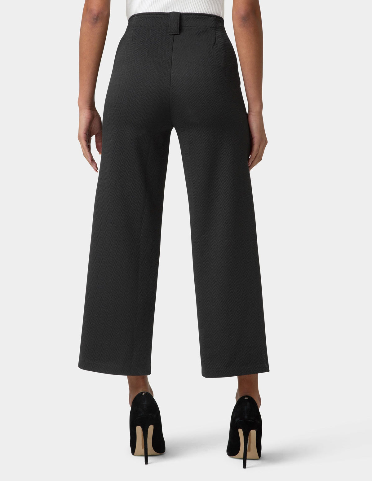 Textured Cropped Wide Leg Pant - Black | Hue