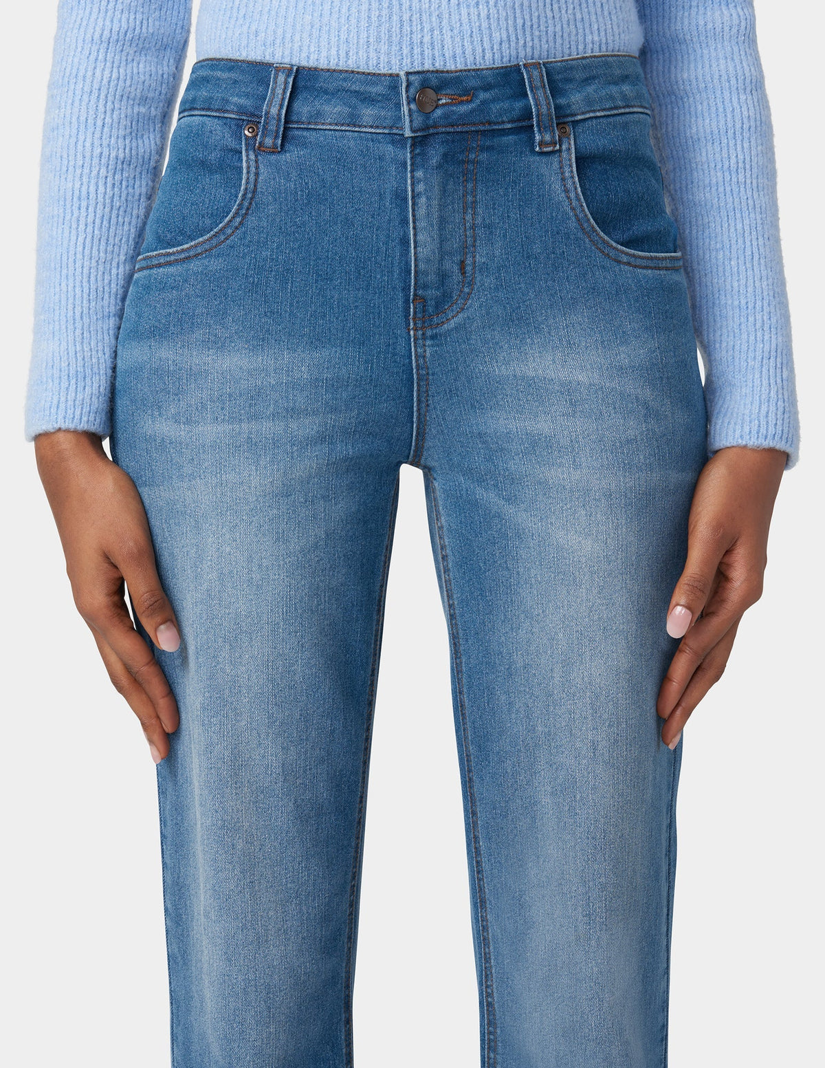 Straight Leg Jeans - Medium Wash | Hue